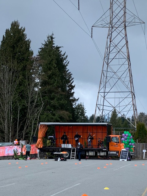 Open air Easter concert: "Please stay in your car"