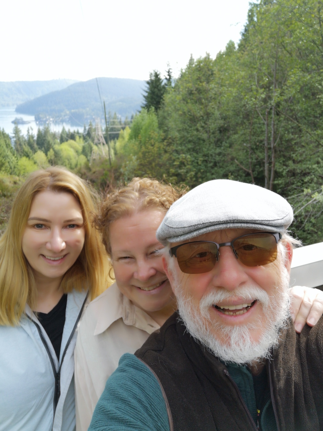 Kim, Heather & Larrie: starting selfie