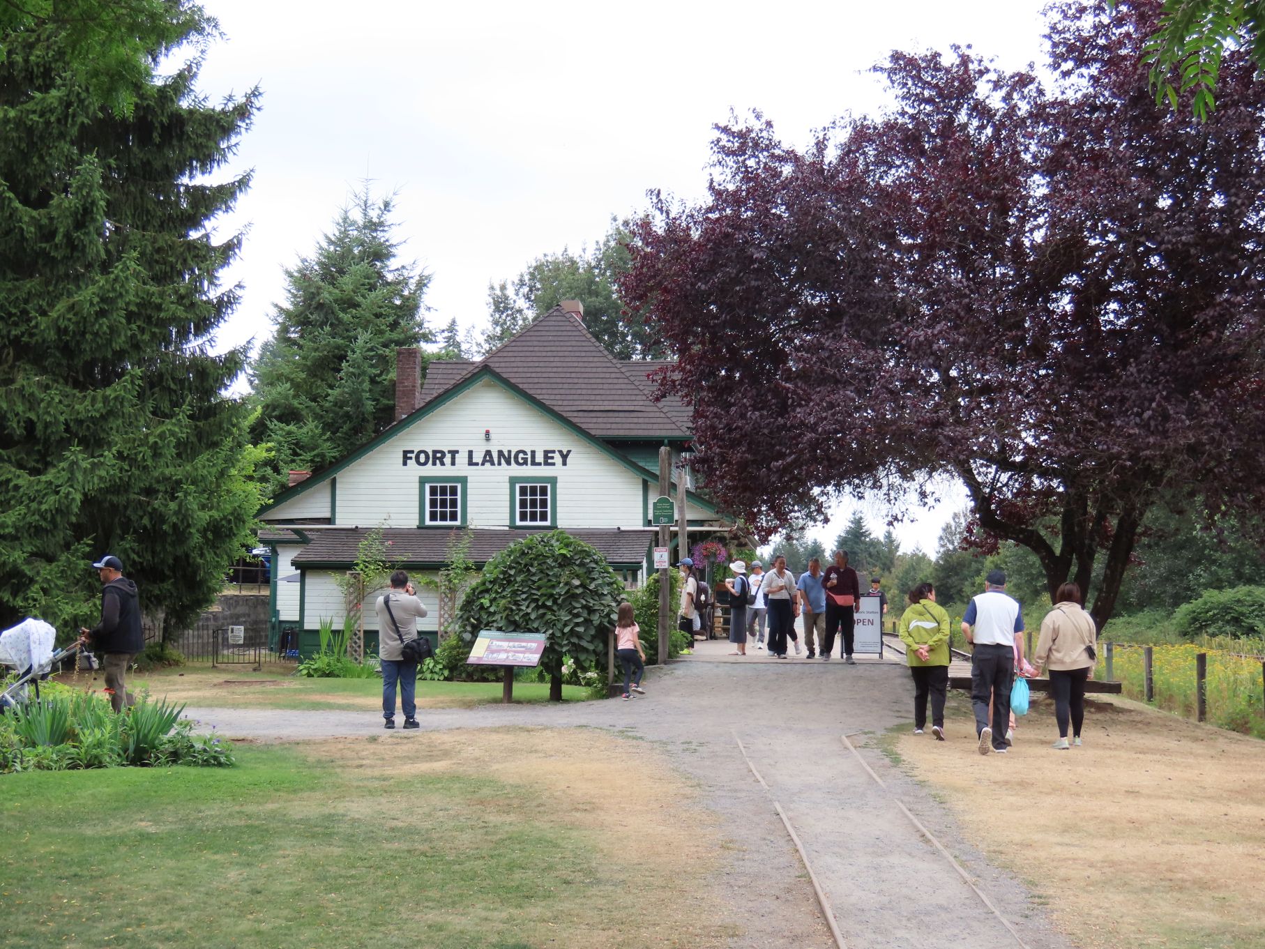Fort Langley Station